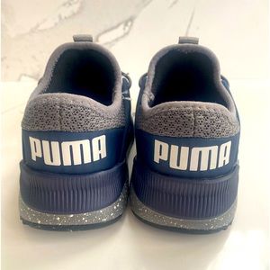 Puma Pacer Sneakers Grey Navy Kids Size 8C LIKE NEW